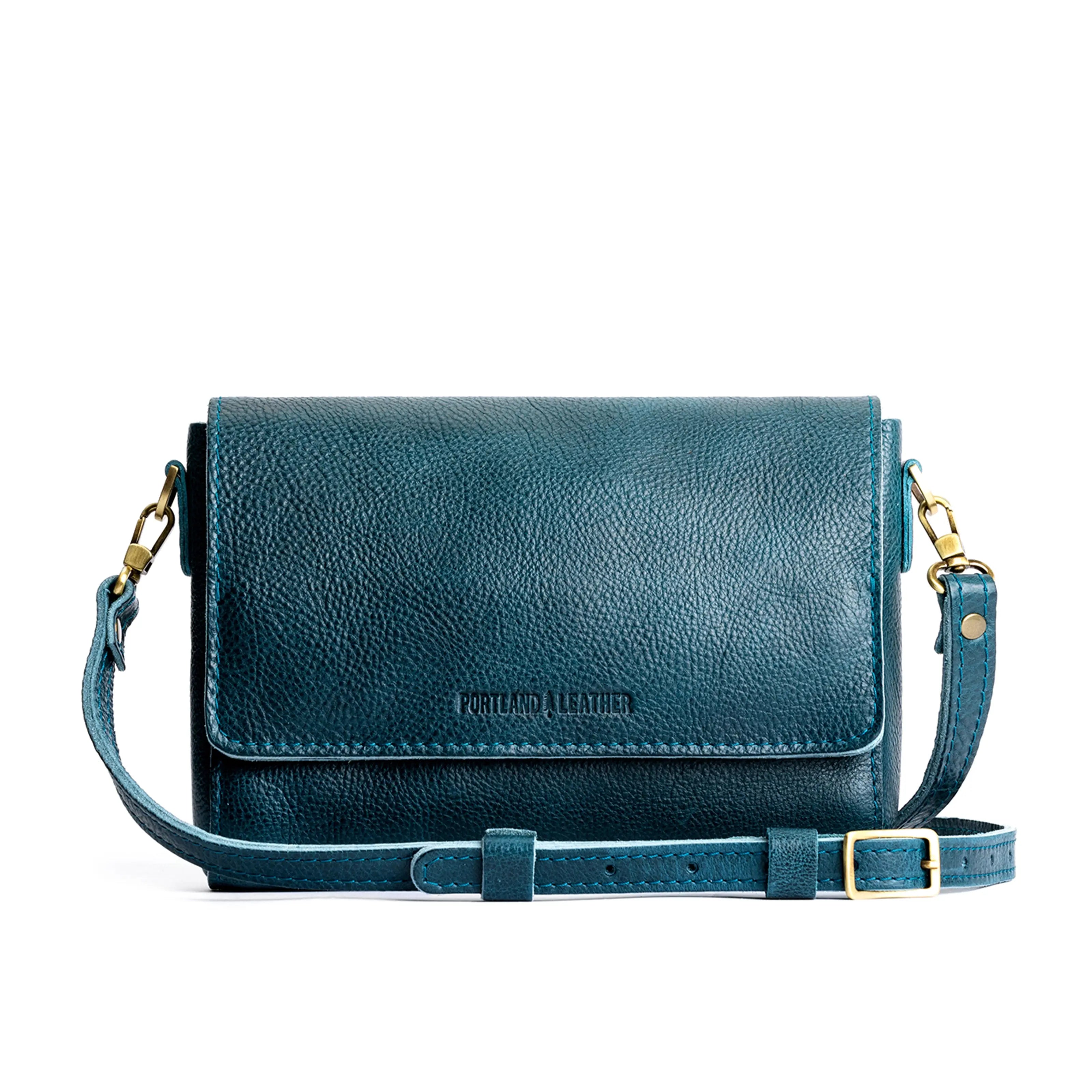 Leather Metro Crossbody – Premium Leder Umhängetasche für Reise & Alltag – Minimalistische Schultertasche mit Magnetverschluss