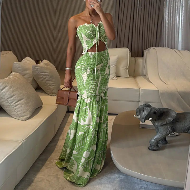 Women's Tropical Floral Print Smocked Maxi Dress Ruched Bandeau Cutout Summer Vacation Dress Elegant Shirred Ruffle Hem Mermaid Beach Dress/Summer Dress/Seaside Vacation Sleeveless Skirt
